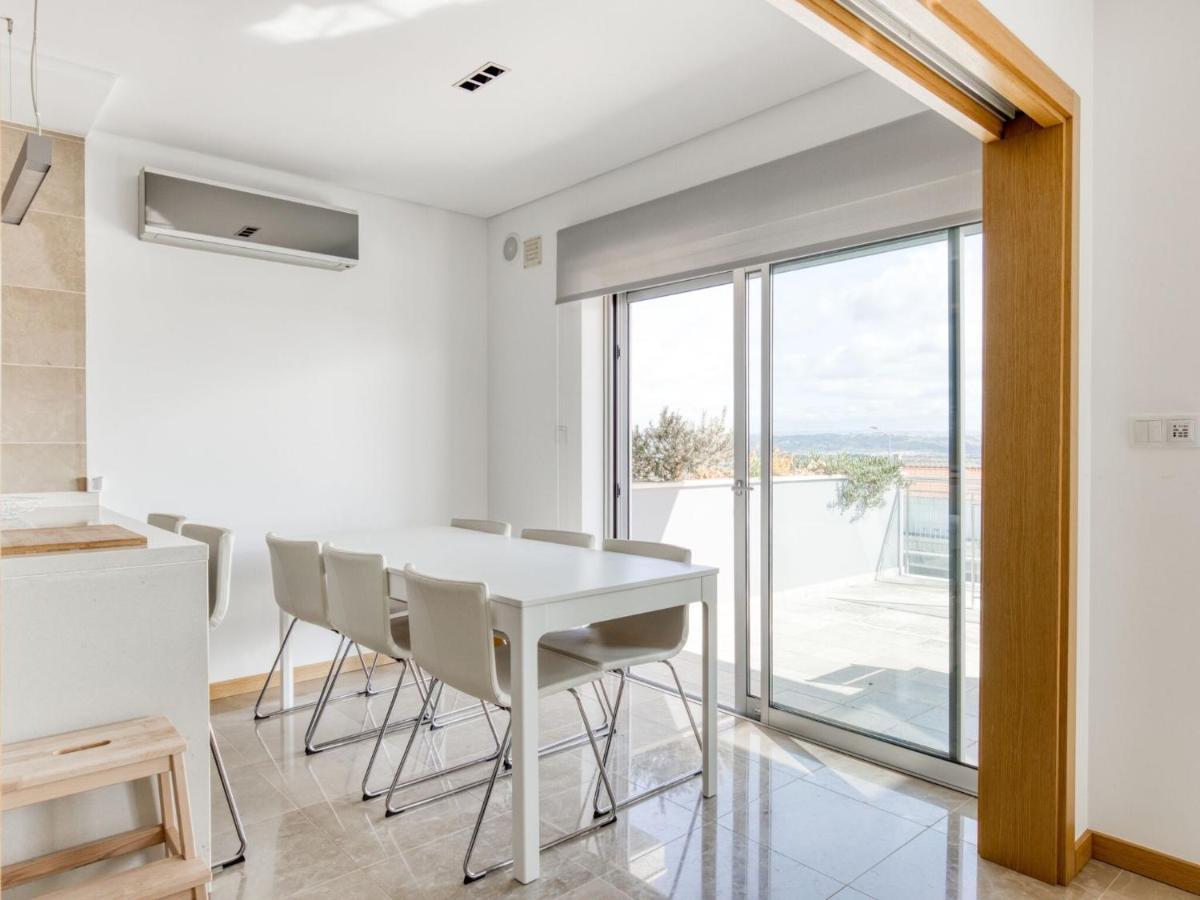 Modern Holiday Home In Salir Do Porto With Swimming Pool Salir de Porto Kültér fotó