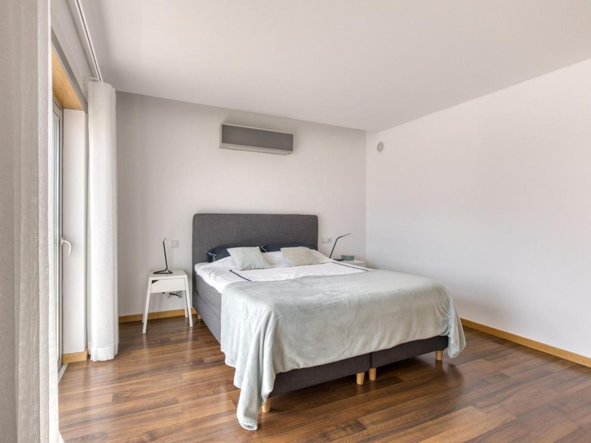 Modern Holiday Home In Salir Do Porto With Swimming Pool Salir de Porto Kültér fotó