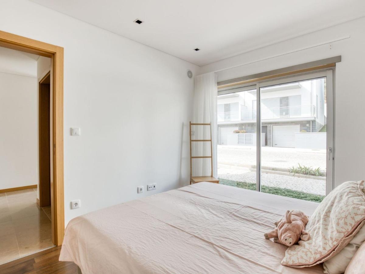 Modern Holiday Home In Salir Do Porto With Swimming Pool Salir de Porto Kültér fotó