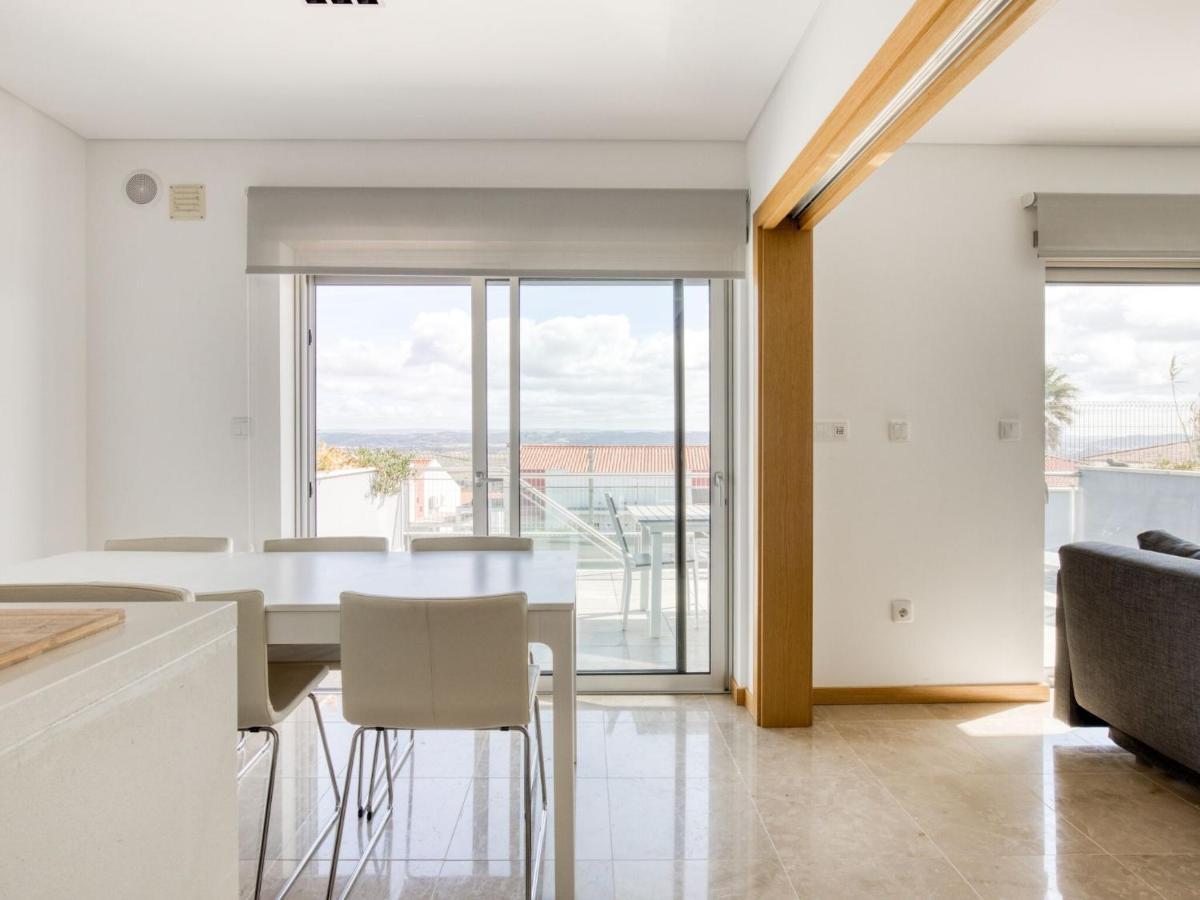 Modern Holiday Home In Salir Do Porto With Swimming Pool Salir de Porto Szoba fotó